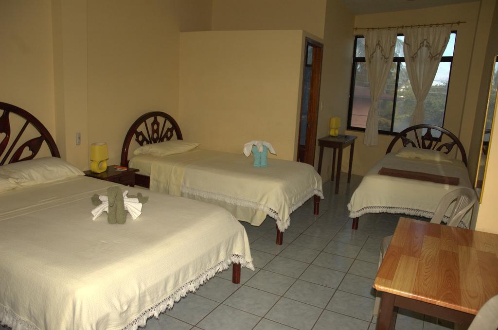Hostal La Isla Del Descanso Пуерто-Вільяміль Екстер'єр фото