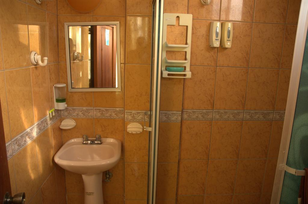 Hostal La Isla Del Descanso Пуерто-Вільяміль Екстер'єр фото