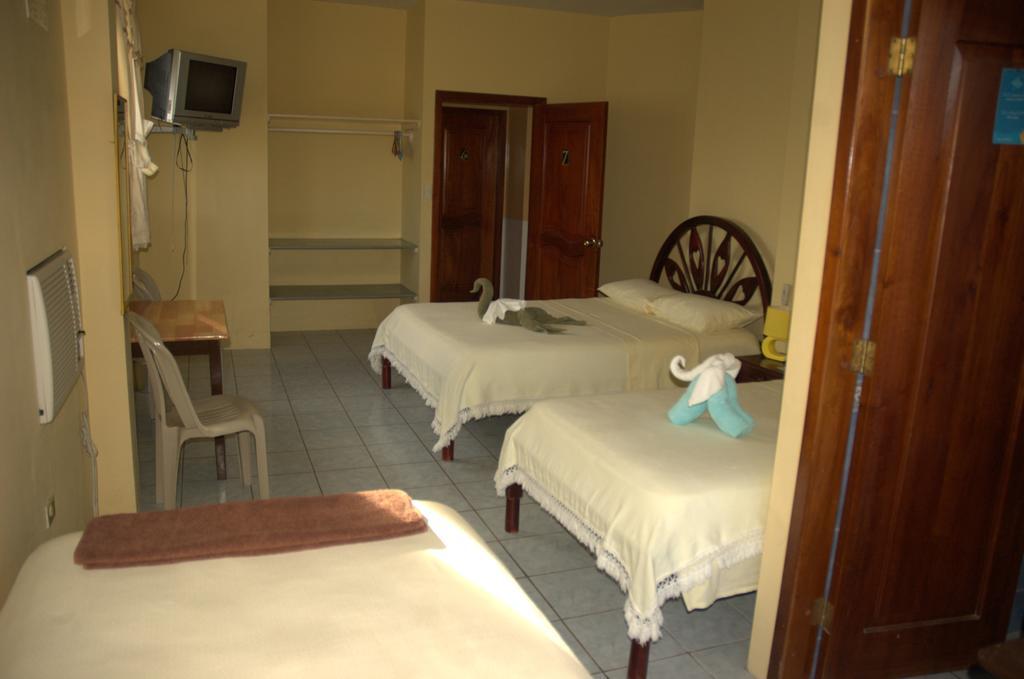 Hostal La Isla Del Descanso Пуерто-Вільяміль Екстер'єр фото