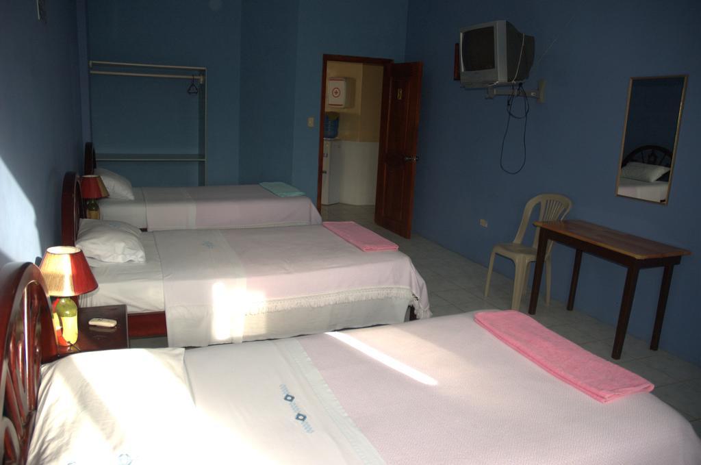 Hostal La Isla Del Descanso Пуерто-Вільяміль Екстер'єр фото