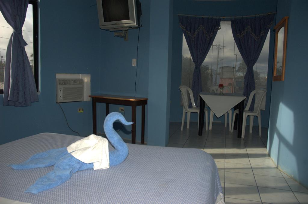 Hostal La Isla Del Descanso Пуерто-Вільяміль Екстер'єр фото