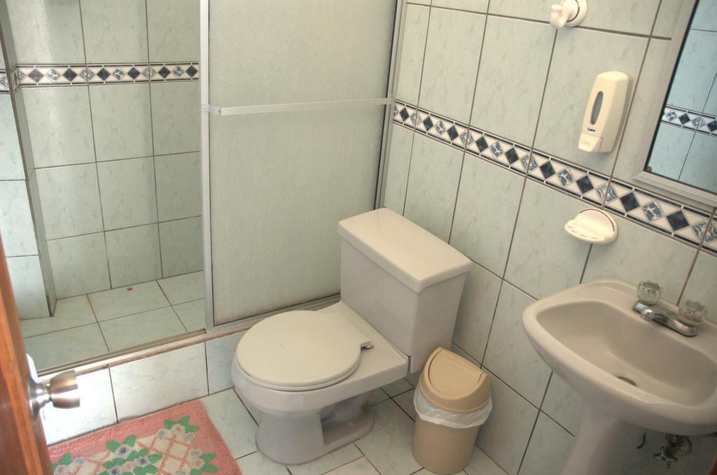Hostal La Isla Del Descanso Пуерто-Вільяміль Екстер'єр фото
