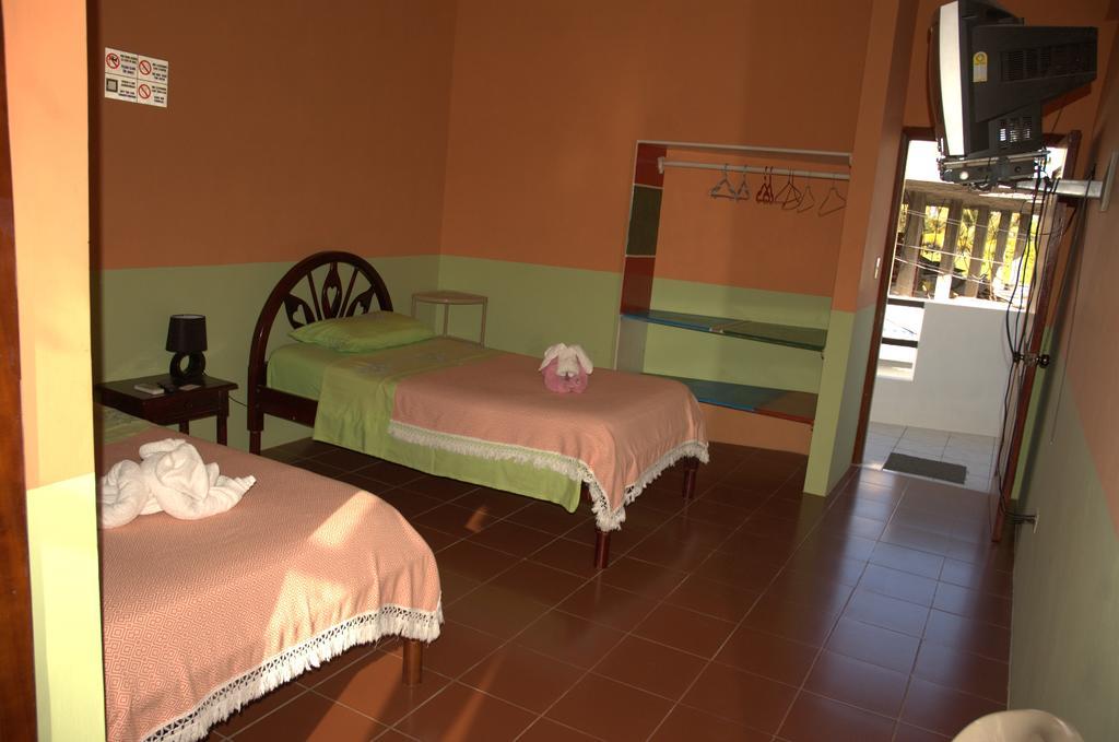 Hostal La Isla Del Descanso Пуерто-Вільяміль Екстер'єр фото