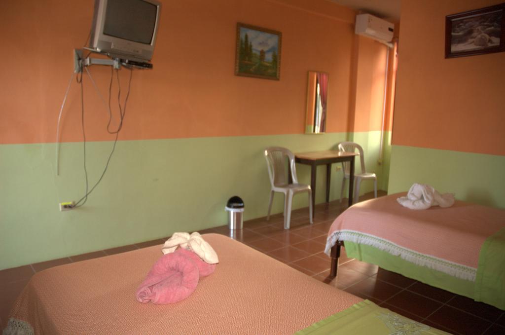 Hostal La Isla Del Descanso Пуерто-Вільяміль Екстер'єр фото