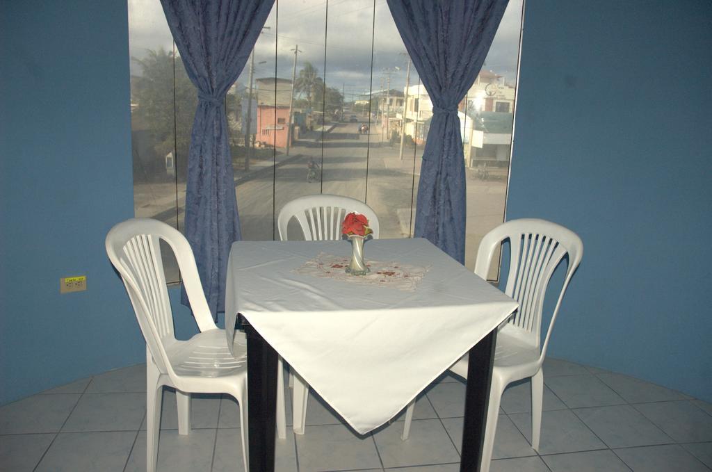Hostal La Isla Del Descanso Пуерто-Вільяміль Екстер'єр фото