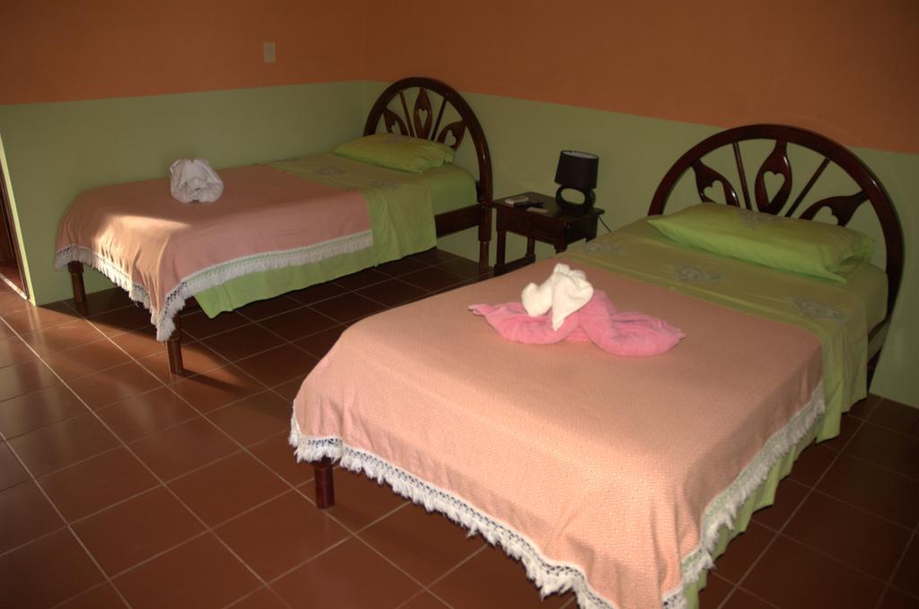 Hostal La Isla Del Descanso Пуерто-Вільяміль Екстер'єр фото