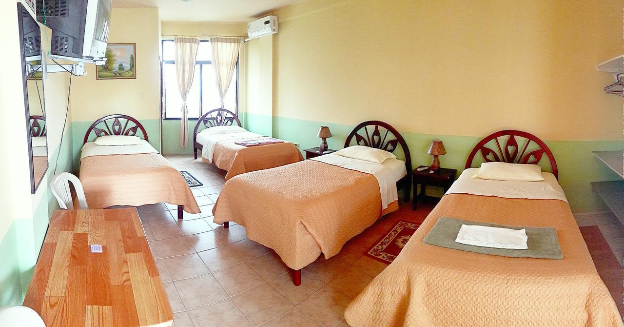 Hostal La Isla Del Descanso Пуерто-Вільяміль Екстер'єр фото