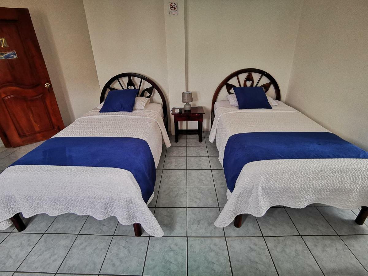 Hostal La Isla Del Descanso Пуерто-Вільяміль Екстер'єр фото